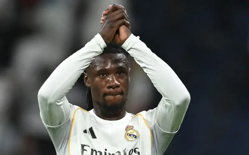 أخبار الانتقالات | نجم إنتر يغلق الباب أمام برشلونة.. وكامافينجا يعلن الاستمرار مع ريال مدريد!